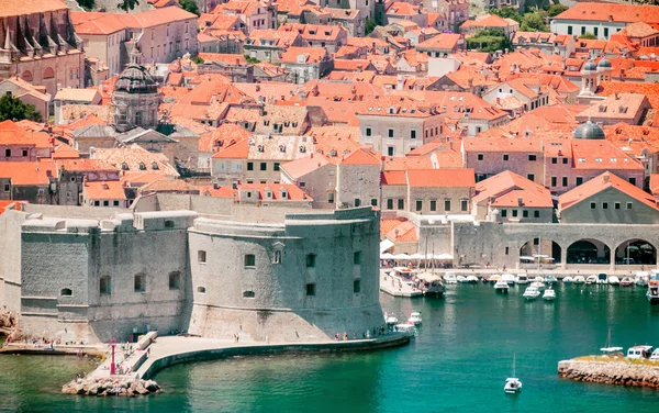 Dubrovnik - casco antiguo y fuerte — Foto de Stock