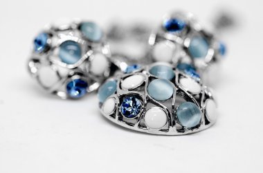 beyaz izole mücevher