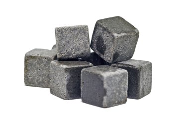 Viski cooller taşlar Isolated beyaz arka plan