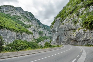 Karadağ 'da dağ yolu