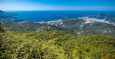 Karadağ kıyı şeridi ve dağlar