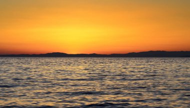 Güzel gün batımı Halkidikya, Athos, Yunanistan