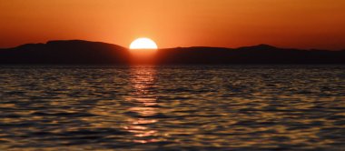 Güzel gün batımı Halkidikya, Athos, Yunanistan