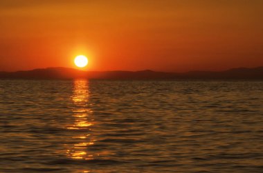 Güzel gün batımı Halkidikya, Athos, Yunanistan
