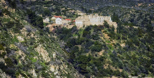 Novas ruínas do mosteiro medieval de Thebais no Santo Monte Athos — Fotografia de Stock