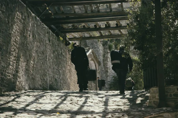 Athos üzerinde gelen hacılar