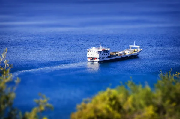 Yunanistan kargo feribot tilt shift — Stok fotoğraf