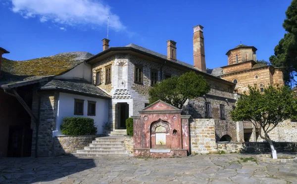 Kutsal Manastırı Xenophon Athos, Yunanistan topraklarında