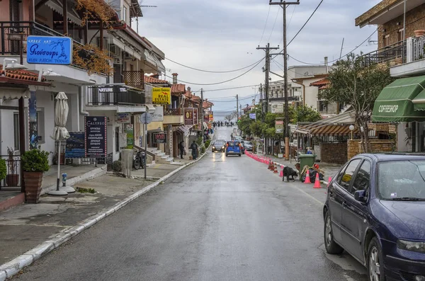 Athos, Yunanistan-Mart 27, 2017: Main street, Ouranoupolis 