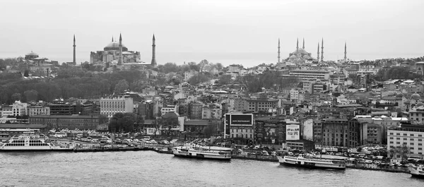 Istanbul'dan kuş uçuş yüksekliği — Stok fotoğraf