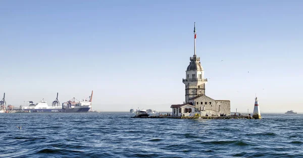 Mädchenturm am Bosporus in Istanbul — Stockfoto