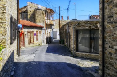 Dar taş Kato Lefkara köyde sokak. Larnaka Bölgesi, C