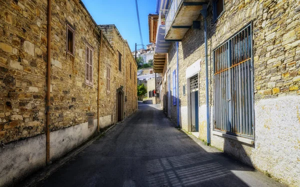 Dar taş Kato Lefkara köyde sokak. Larnaka Bölgesi, C