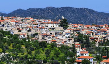 Pano Lefkara Köyü, Larnaka bölgesinde, Kıbrıs panoramik manzaralı.