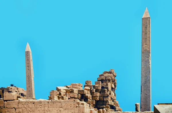 Hermosas ruinas del templo de Karnak en Luxor, Egipto — Foto de Stock