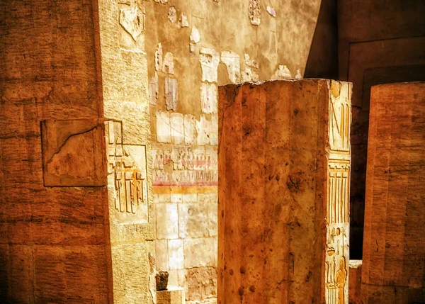 エジプト。ルクソール。Deir el Bahari (デイル ・ エル ・ バハリもあります)。遺体安置所壁画 — ストック写真