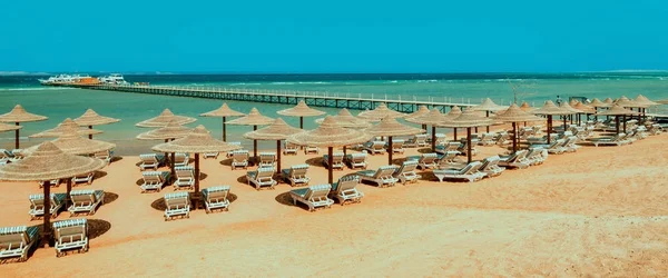 Chaise Lounge Parasols Beach Blue Sky Sea Egypt Hurghada — Stock Photo, Image