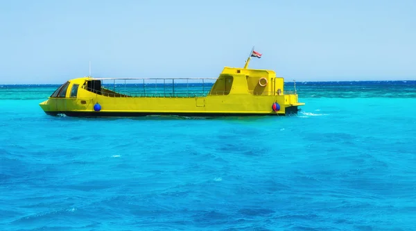 Submarino egipcio con fondo de cristal organizar visita turística — Foto de Stock
