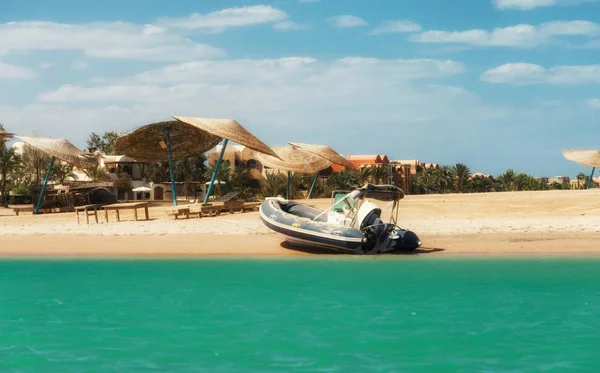 Canals, buildings and resort equipment at El Gouna resort. Egypt — Stock Photo, Image