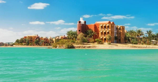 Kanallar, Bina ve ekipman resort El Gouna Resort. Mısır