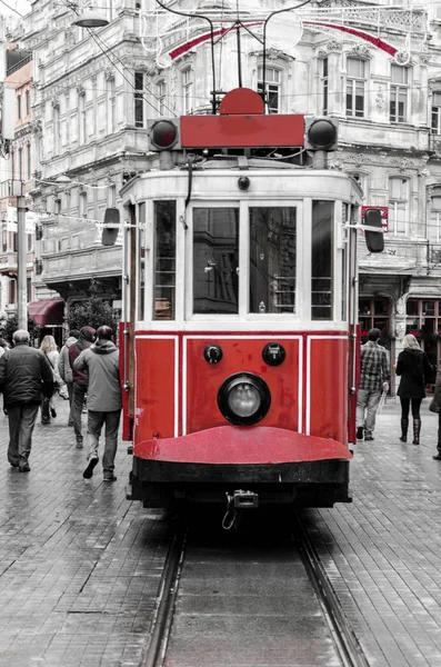 Vecchio tram a Istanbul (percorso Taksim - Tunnel) nel mese di aprile 2014 — Foto Stock