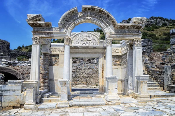 Chrám Hadrián z Efesu starověké město — Stock fotografie