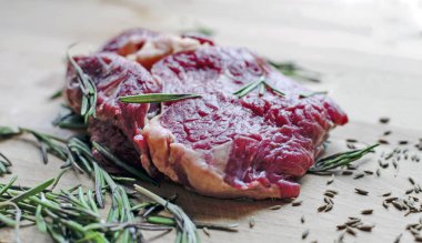 Lezzetli biftek. Arka plan üzerinde nesne