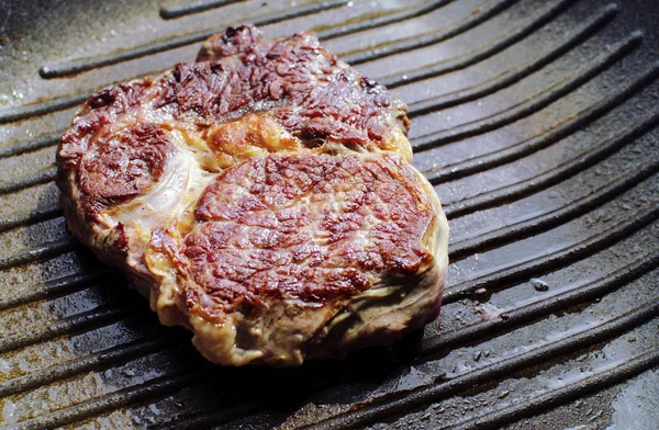 Lezzetli biftek. Arka plan üzerinde nesne