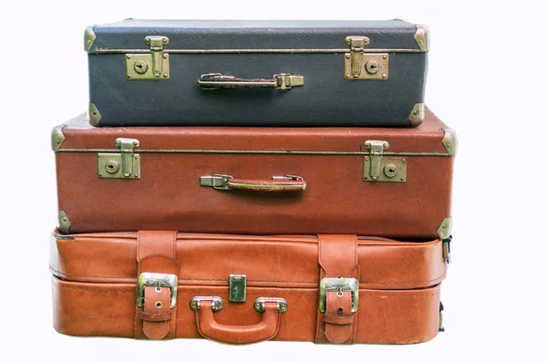 Vecchie valigie per viaggiare isolate su sfondo bianco — Foto Stock