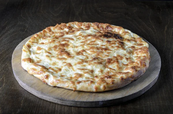 Geleneksel Gürcü khachapuri tablo. Homemade pişirme