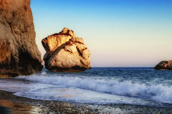 Petra Tou Romiou Kıbrıs Baf Bölgesi Yakınındaki Günbatımı — Stok fotoğraf