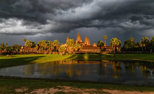 Ruiny Świątyni Angkor Wat Zachód Słońca Siem Reap Kambodża — Zdjęcie stockowe