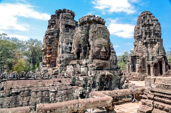 Angkor Wat, Siem Reap tapınakta Bayon