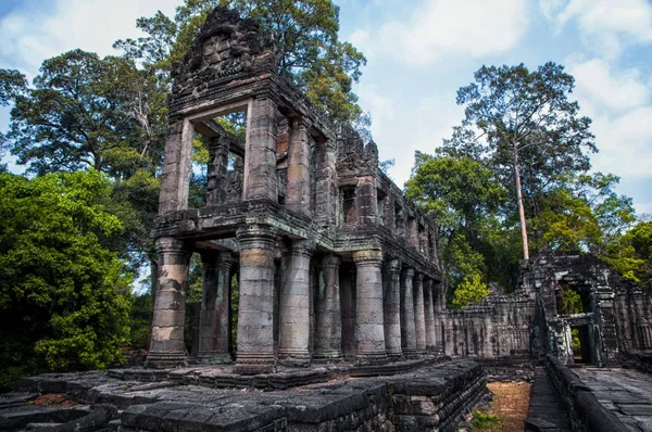 Angkor, Siem Reap, Kamboçya antik Preah Khan tapınak kalıntıları. Preah Khan Tapınağı orman ile yutmuş. Preah Khan inanılmaz popüler bir turistik 's.