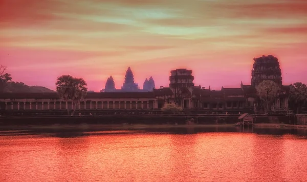 Fantastisk Soluppgång Och Reflektioner Angkor Wat Siem Reap Kambodja Största — Stockfoto