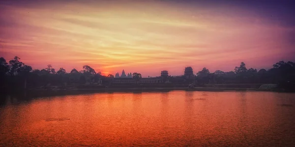 Impresionante Amanecer Reflexiones Angkor Wat Siem Reap Camboya Monumento Religioso — Foto de Stock