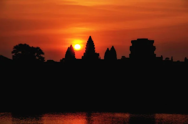 Wspaniały Wschód Słońca Refleksje Pomnikiem Religijne Angkor Wat Angkor Kambodża — Zdjęcie stockowe