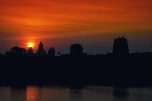 Потрясающий Рассвет Ангкор Вате Siem Reap Самый Большой Религиозный Памятник — стоковое фото