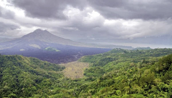 バリ島のバトゥール山, インドネシア — ストック写真