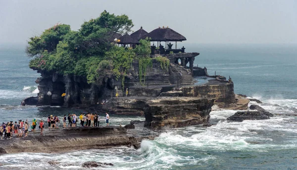 The temple "Tanah Lot" on the island of Bali, Indonesia — Stock Photo, Image