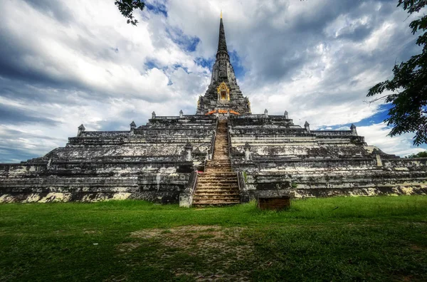 Chedi Phukhao Thong, Ayutthaya, Tailândia — Fotografia de Stock