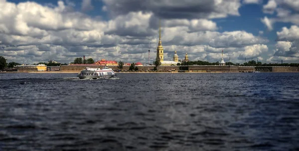 Петропавловская крепость в Петербурге — стоковое фото