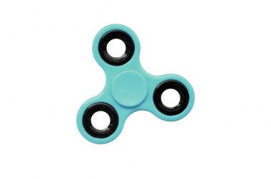 Beyaz mavi spinner izole