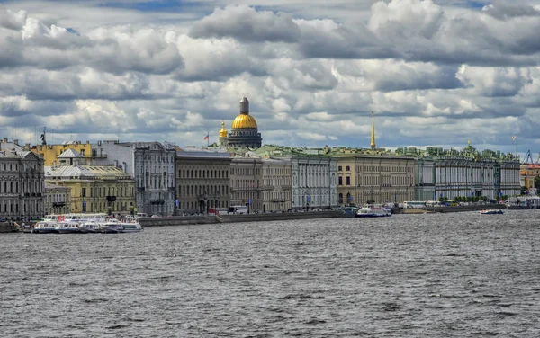 Veduta di San Pietroburgo e del fiume Neva, Russia — Foto Stock