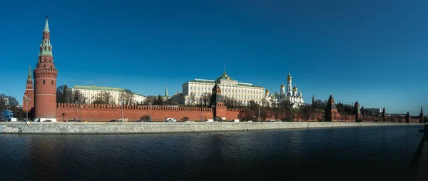 Panoramisch Uitzicht Moskou Kremlin Vanaf Sofiyskaja Dijk Rivier Rusland Moskou — Stockfoto
