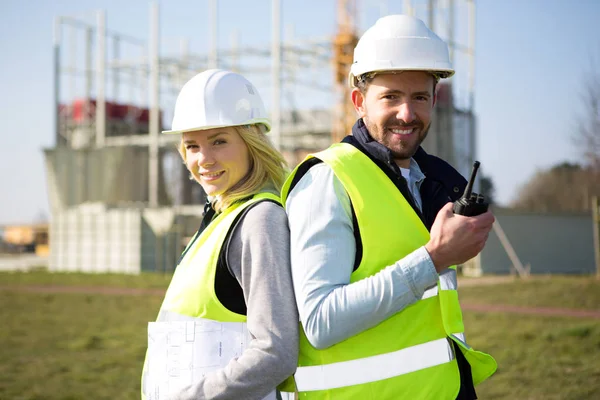 Inversores en su objeto de construcción — Foto de Stock