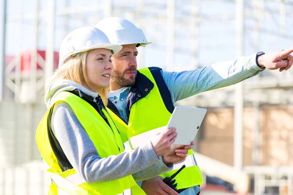 Investors on their building object — Stock Photo, Image