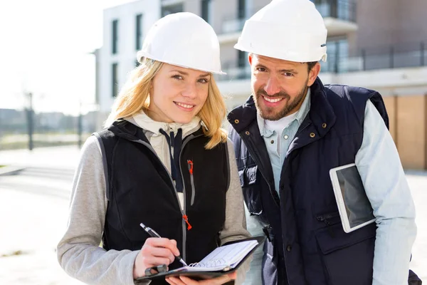 Investors on their building object — Stock Photo, Image