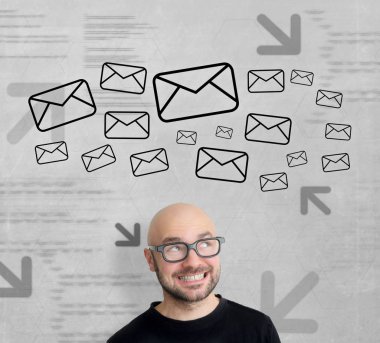 Adam iletileri hakkında düşünme