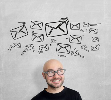 Adam iletileri hakkında düşünme